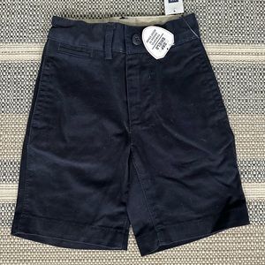 NWT Boys Navy Gap Kids uniform short
Size 5 slim